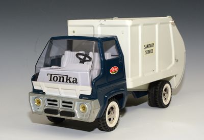 1969 Tonka Garbage Truck w/Box, NEAR MINT!