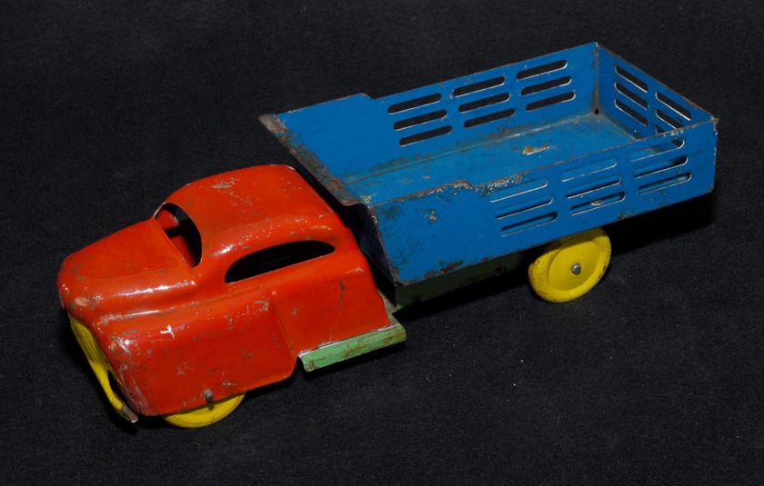 Wyandotte Stake Bed / Dump Truck