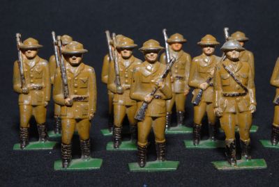 Hubley Cast Iron Soldiers (11)